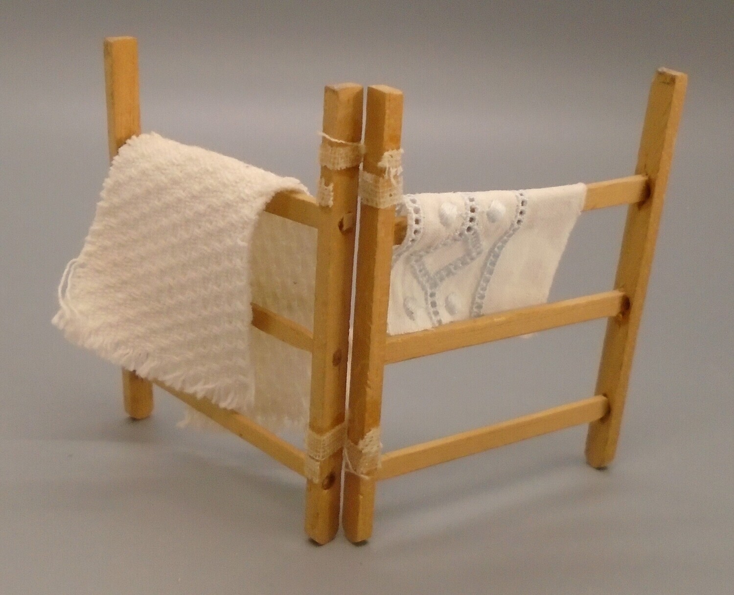 DRESSED CLOTHES AIRER