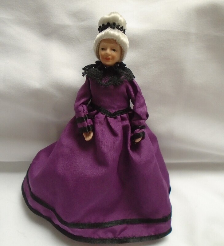OLDER LADY IN PURPLE