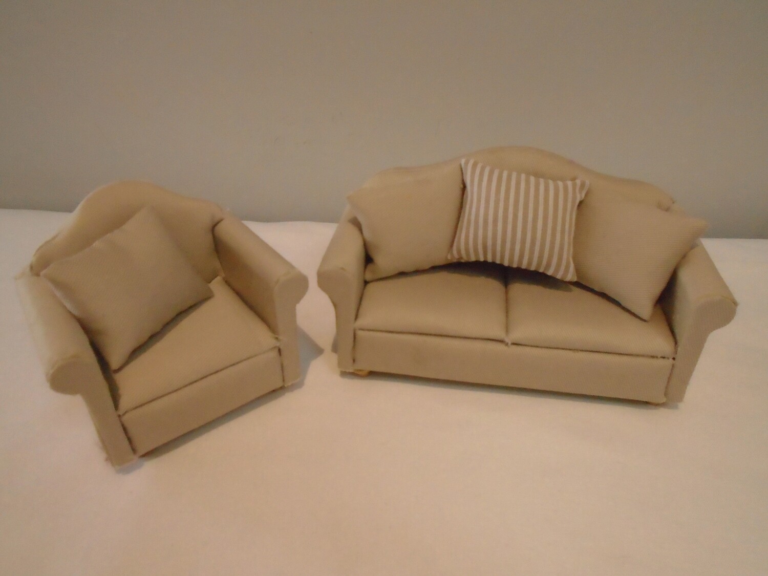 GREY SOFA SET WITH CUSHIONS