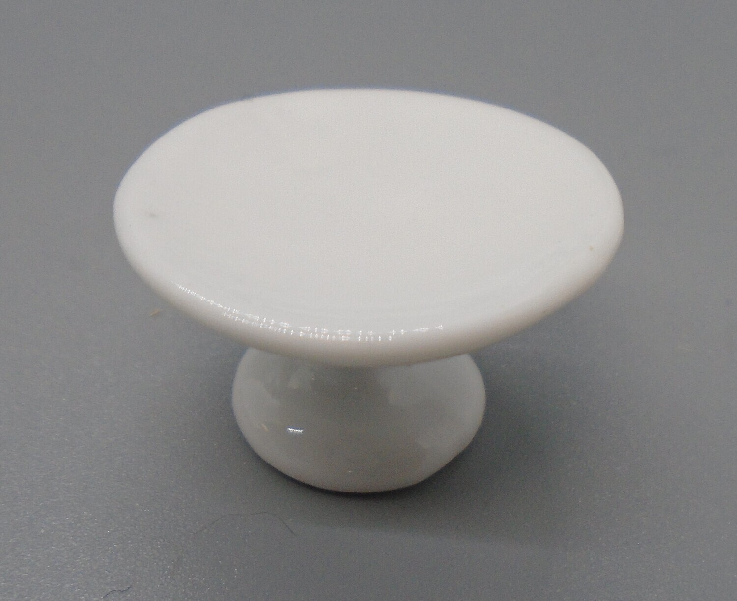 WHITE CERAMIC CAKE STAND