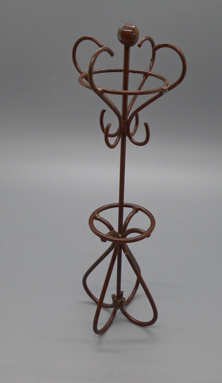BROWN WIRE COAT STAND
