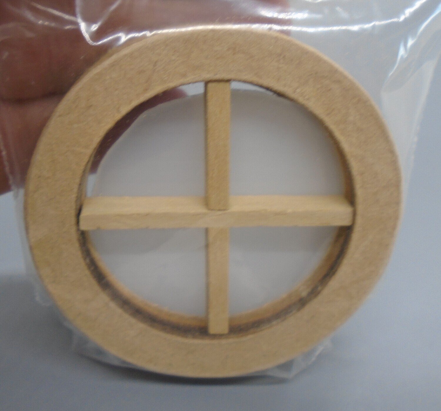 ROUND WINDOW WITH PERSPEX