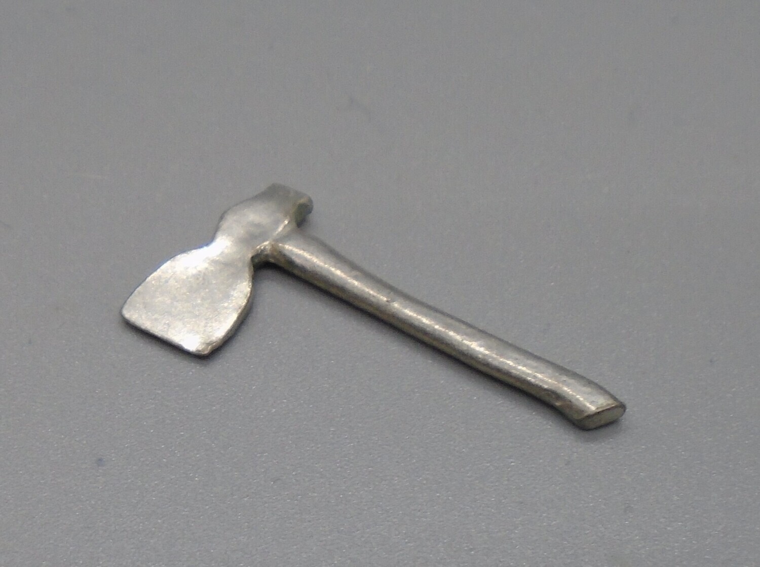 AXE