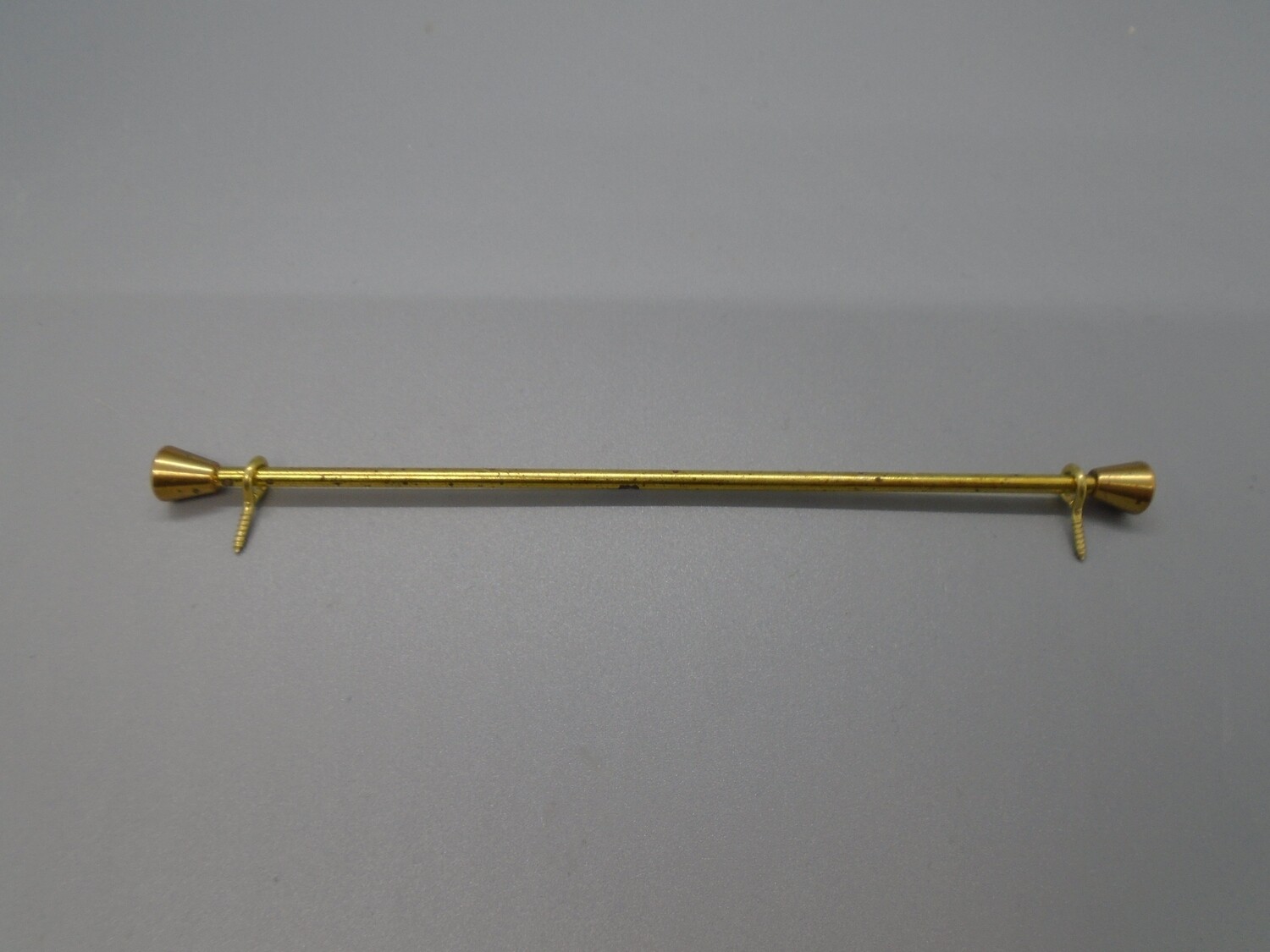 METAL CURTAIN POLE (TARNISHED)