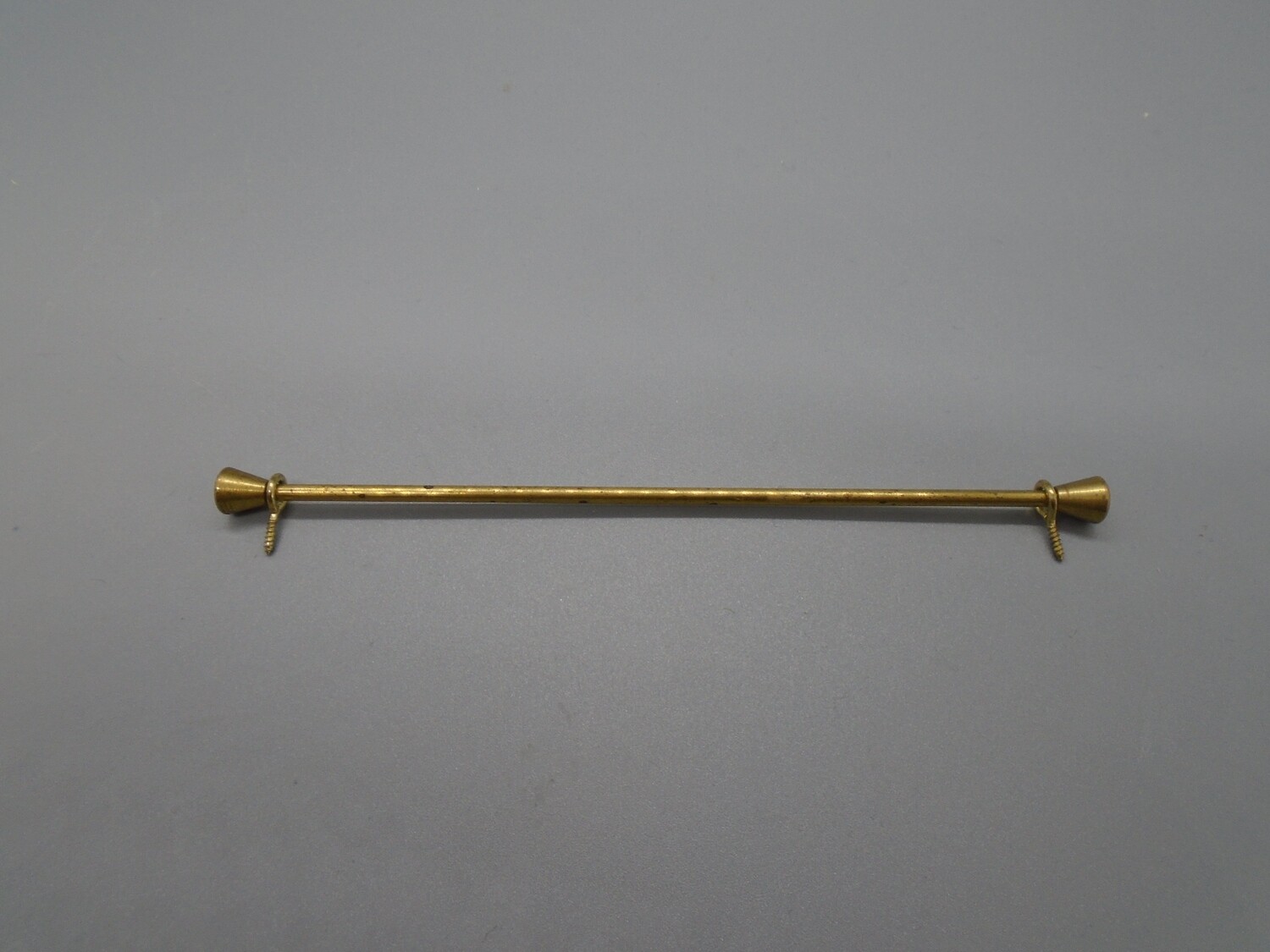 METAL CURTAIN POLE (TARNISHED)