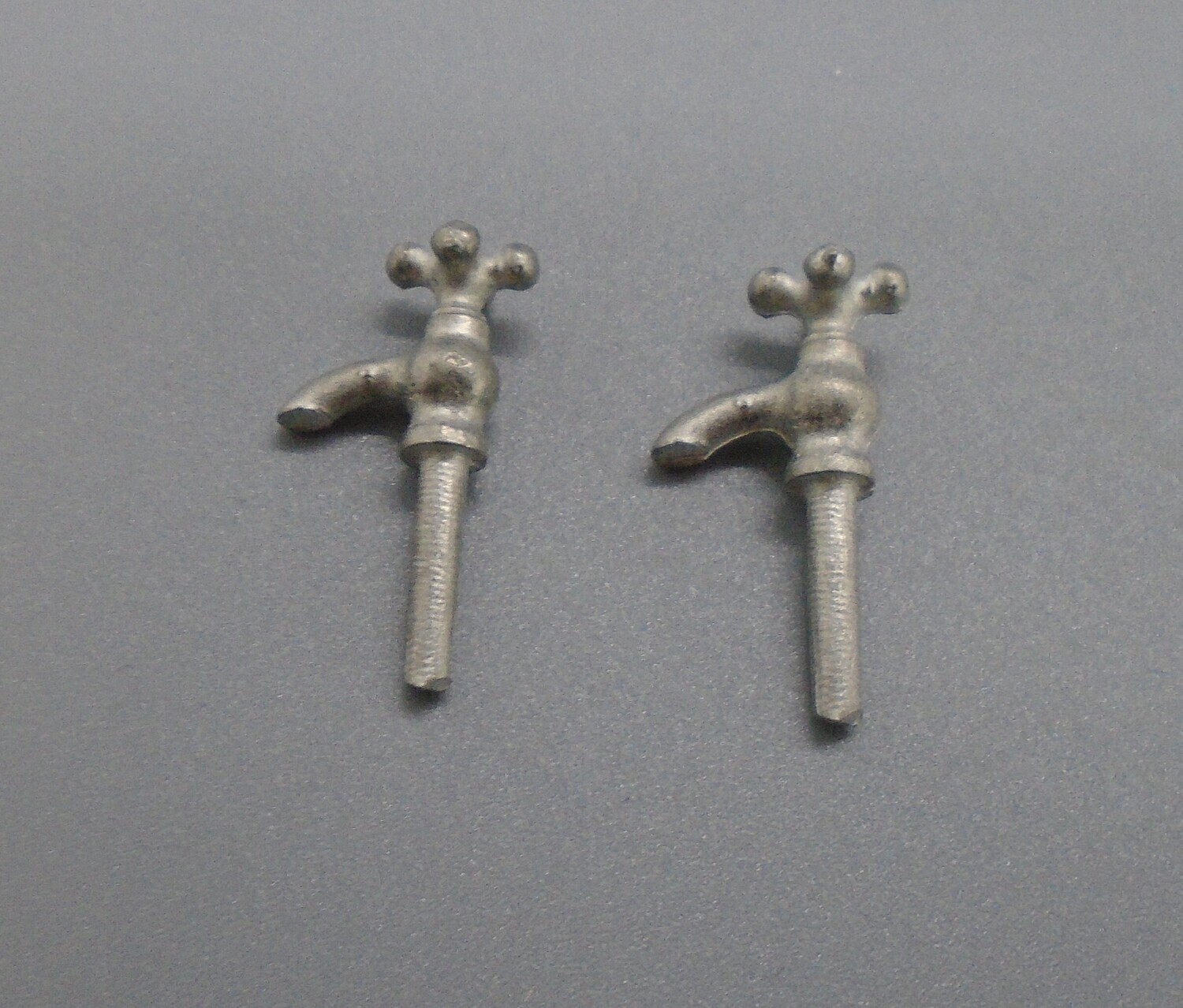 PAIR OF TAPS