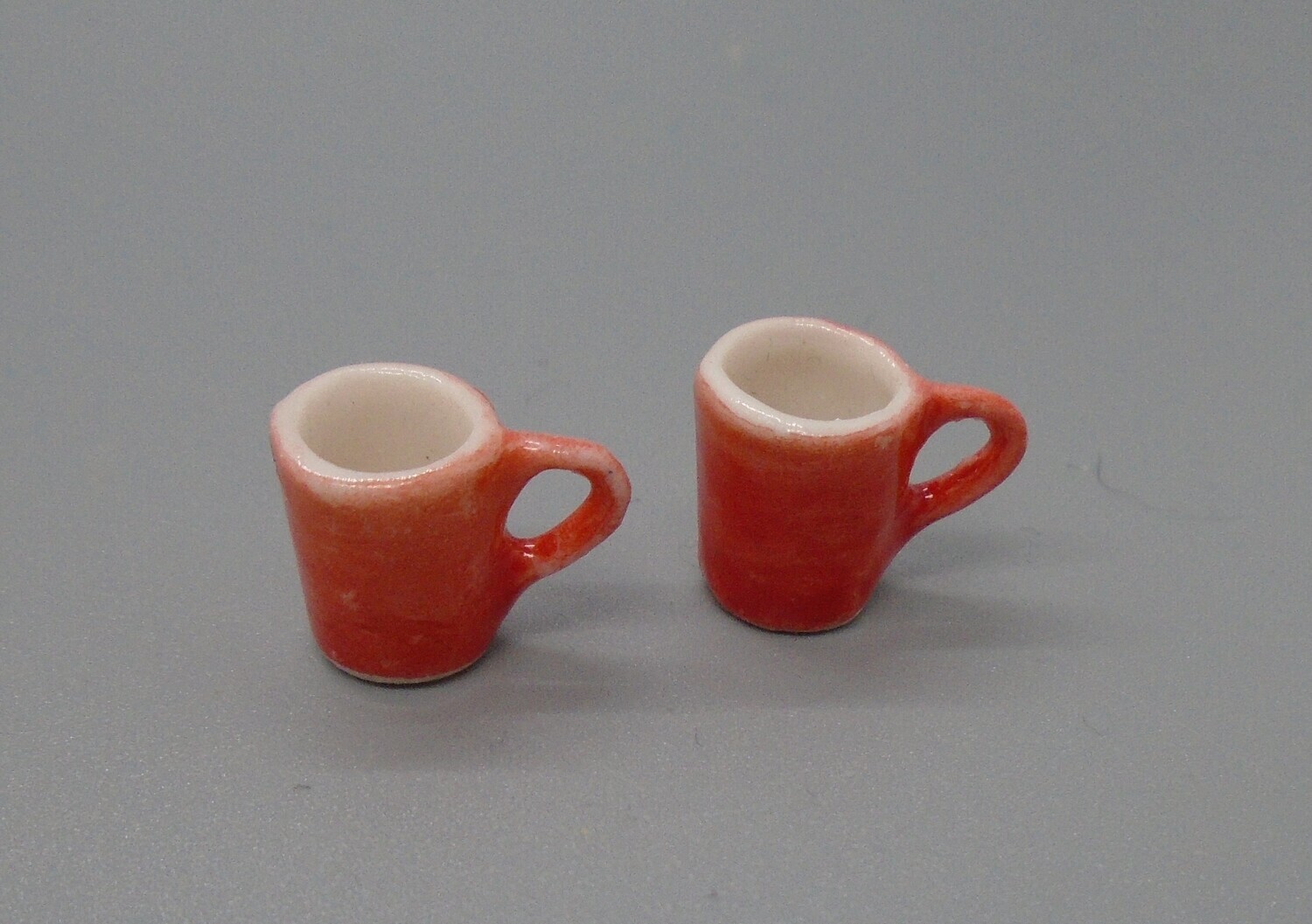 2 MUGS