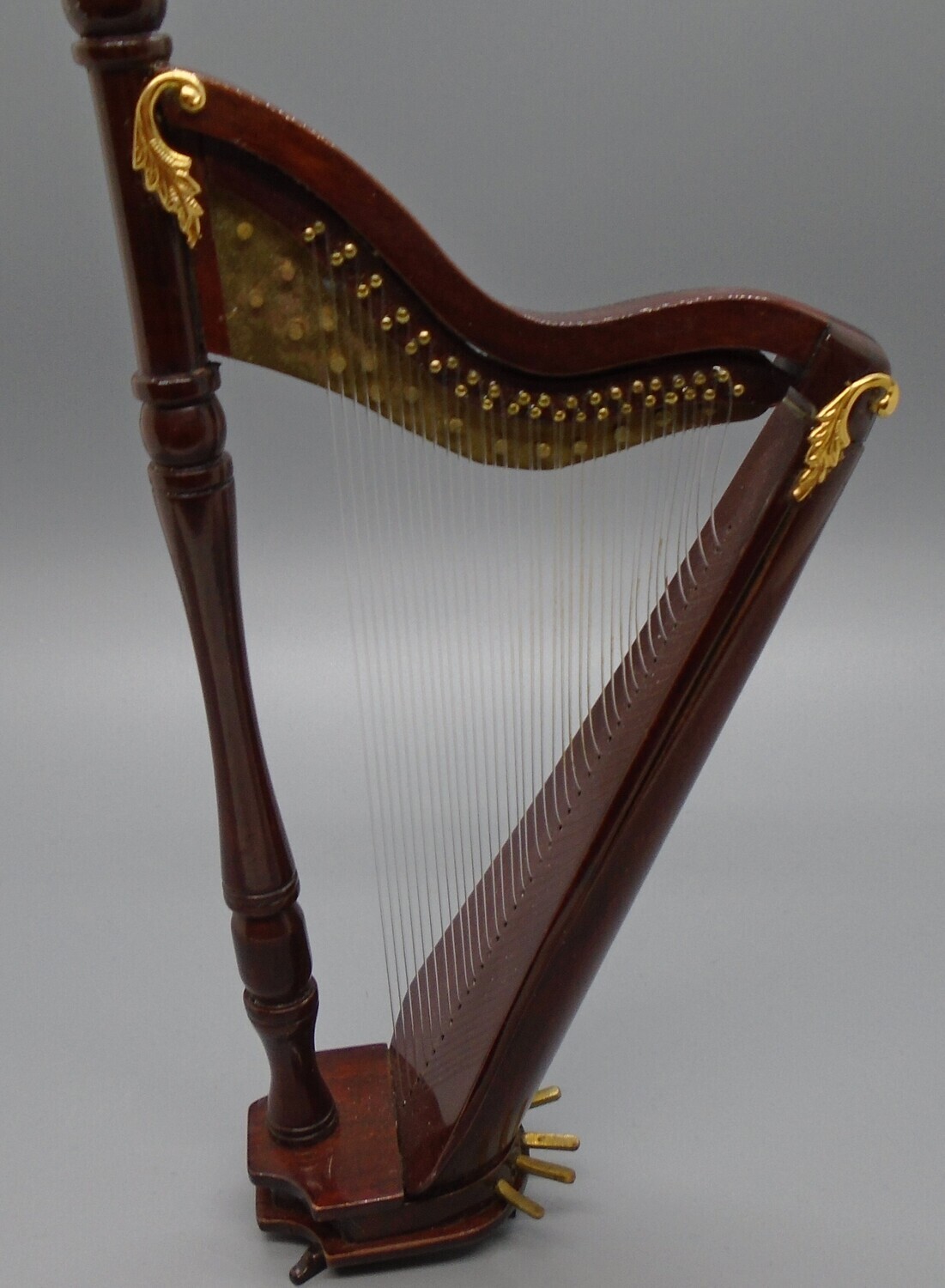 QUALITY SALVI STYLE PEDAL HARP CONSTRUCTED OF WOOD AND METAL