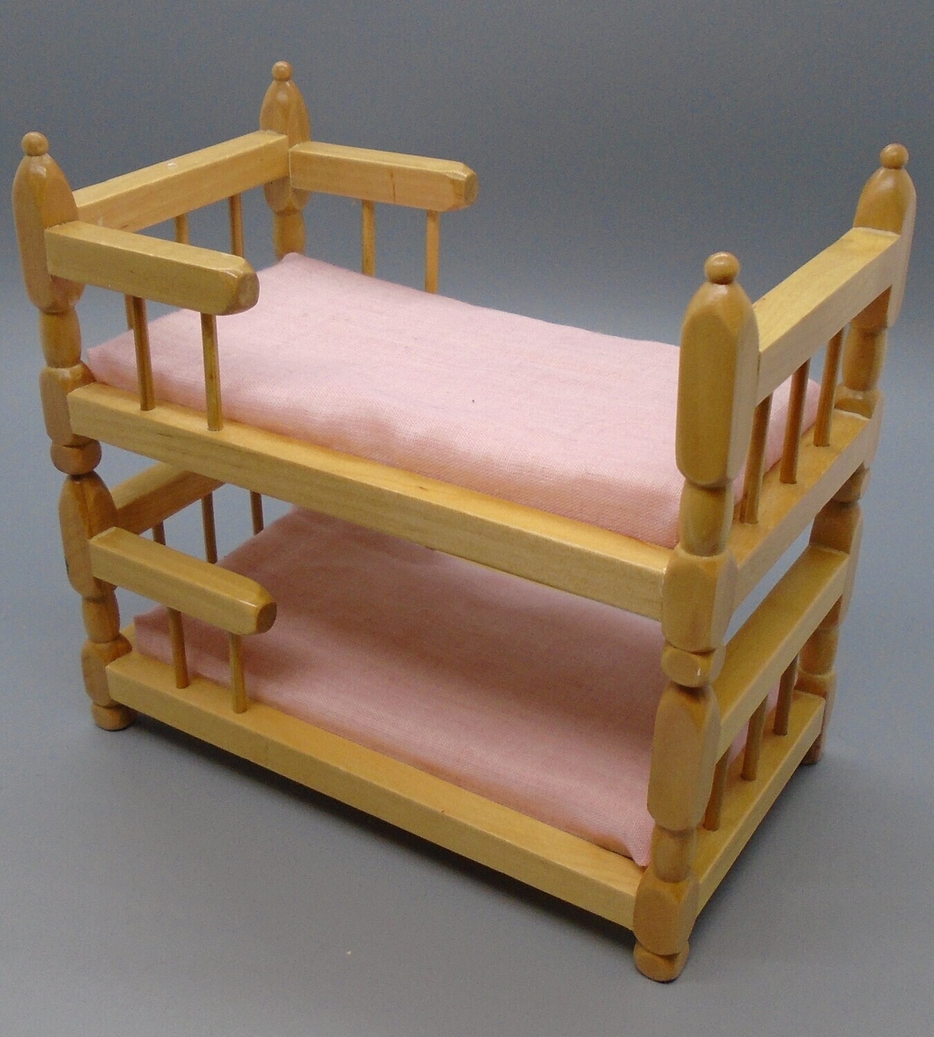 PRE-LOVED BUNK/TWIN BEDS NO LADDER
