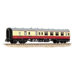 Graham Farish 374-185E BR Mk1 BSK Brake Second Corridor BR Crimson & Cream