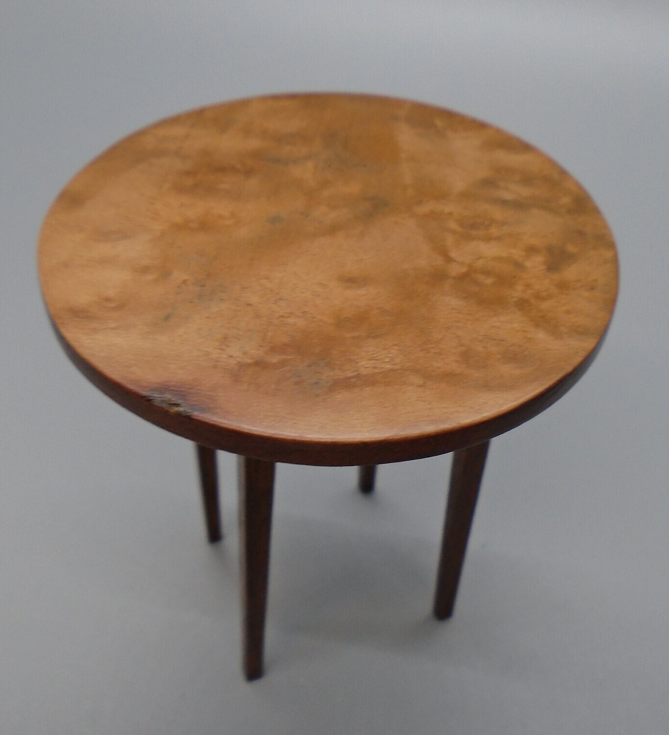 ROUND TABLE SIGNED BY MAKER