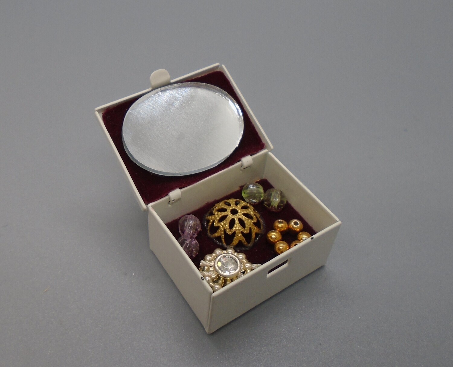 JEWELLERY BOX WITH CONTENTS