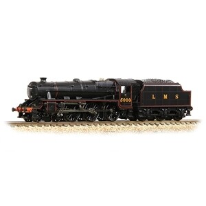 Graham Farish 372-135A LMS 5MT 'Black 5' with Riveted Tender 5000 LMS Lined Black