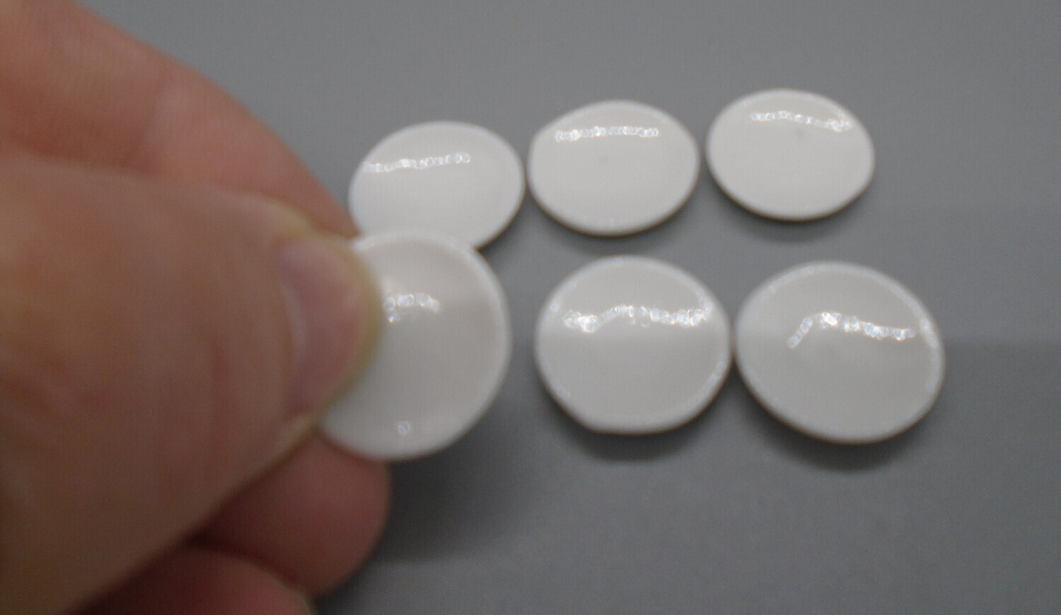 SET OF 6 SMALL PLATES IN PLAIN WHITE