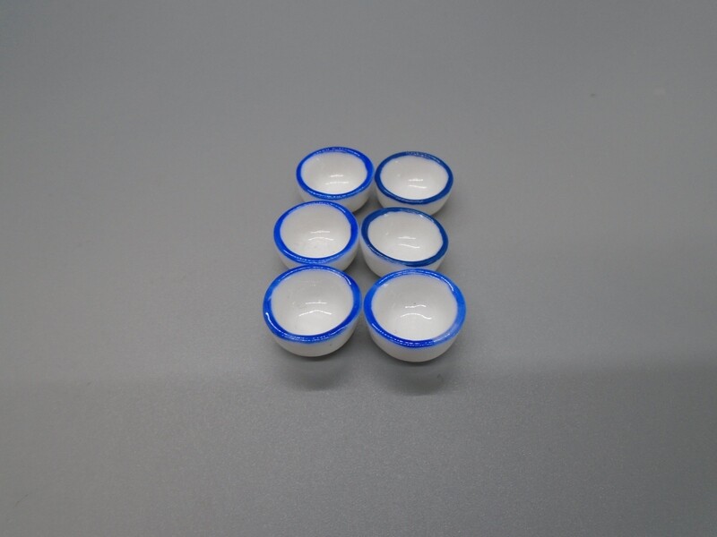 SET OF 6 BOWLS IN PLAIN WHITE WITH BLUE TRIM