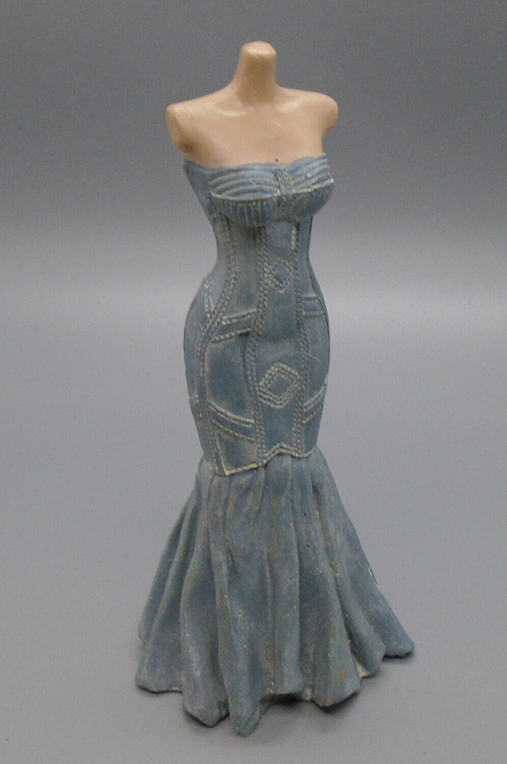 RESIN DRESS MANNEQUIN