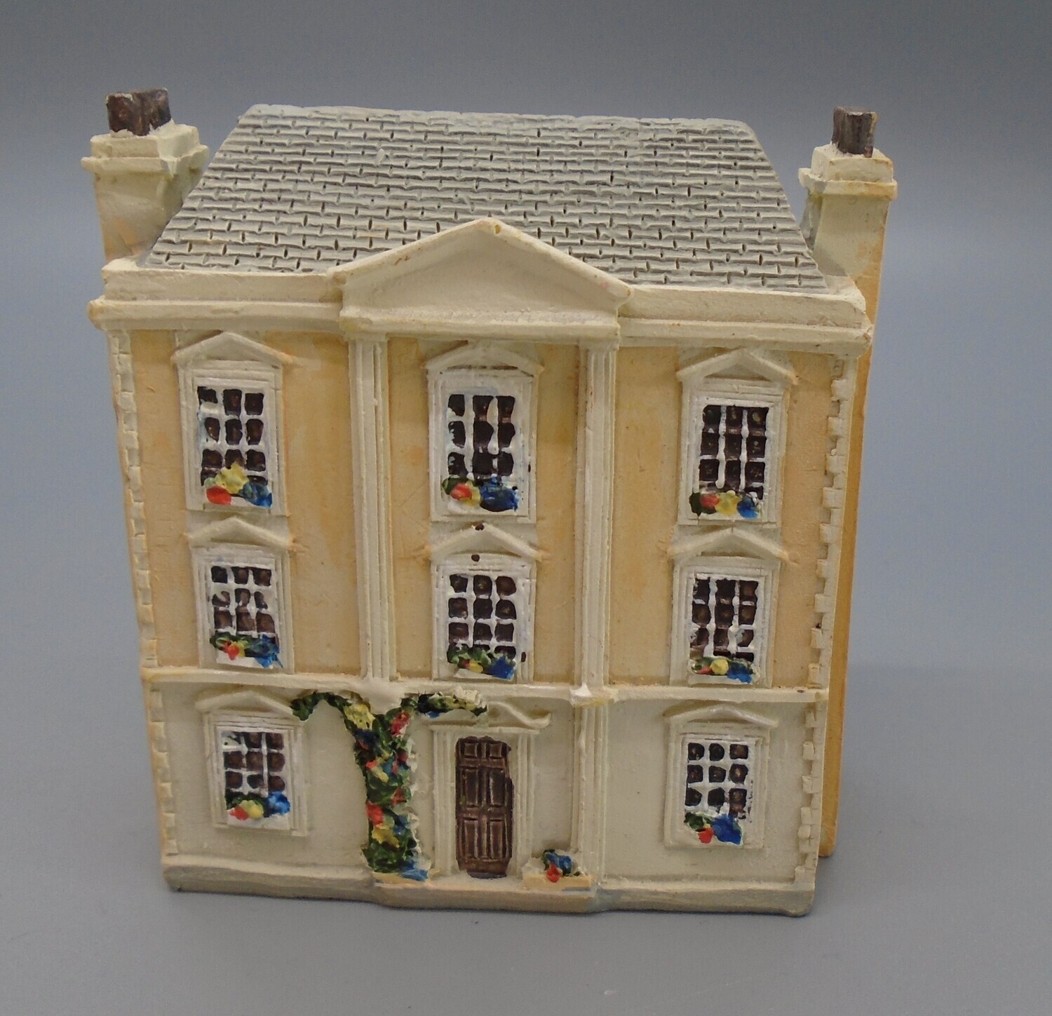 TOY DOLLS HOUSE