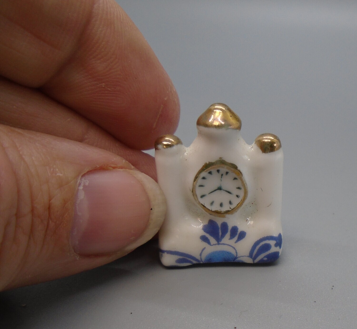 BLUE AND WHITE CHINA MANTLE CLOCK