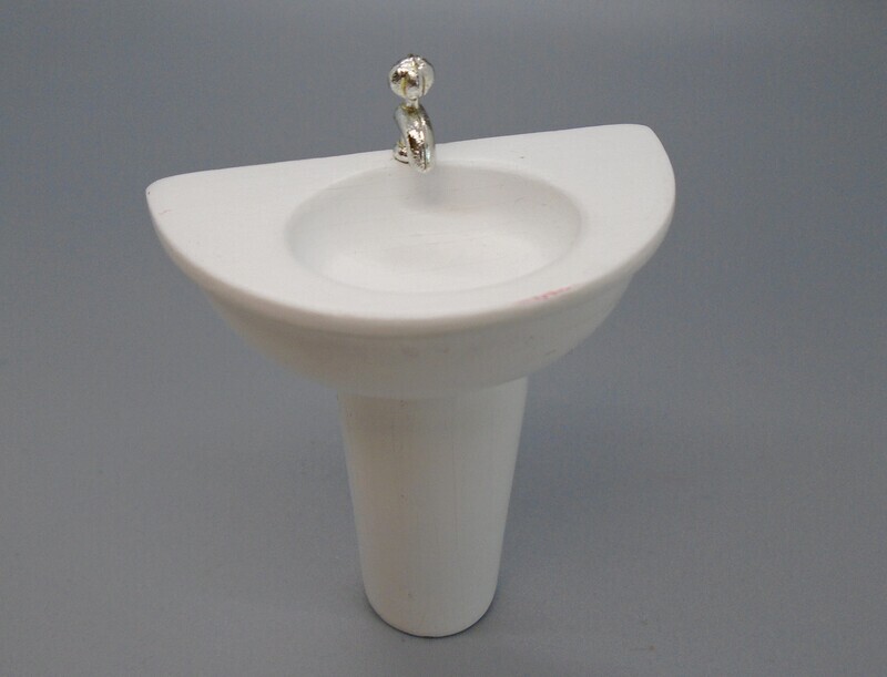 MODERN SINGLE TAP SINK IN WHITE