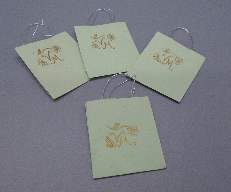 4 BOUTIQUE SHOPPING BAGS