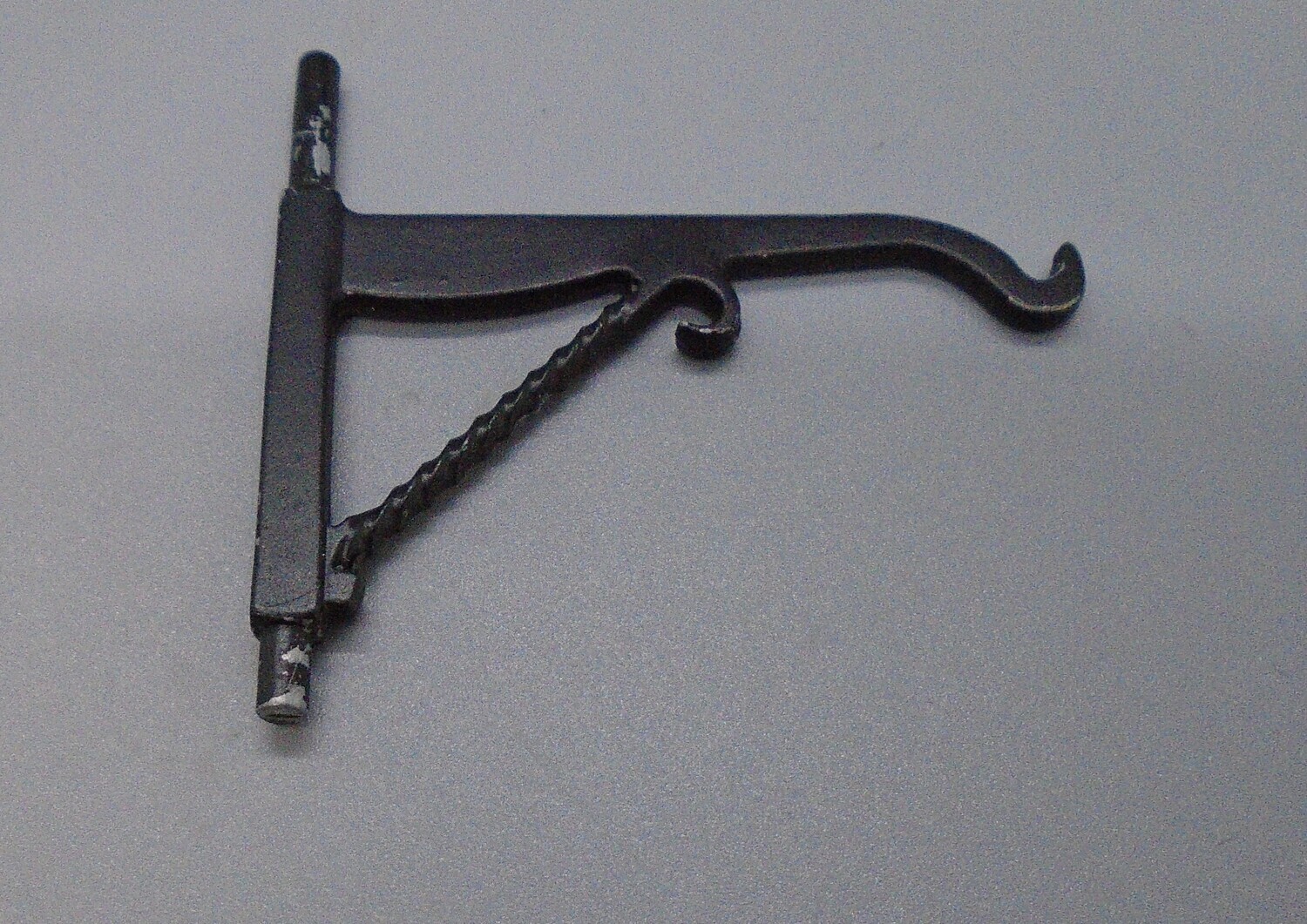 PRE-LOVED HANGING BRACKET
