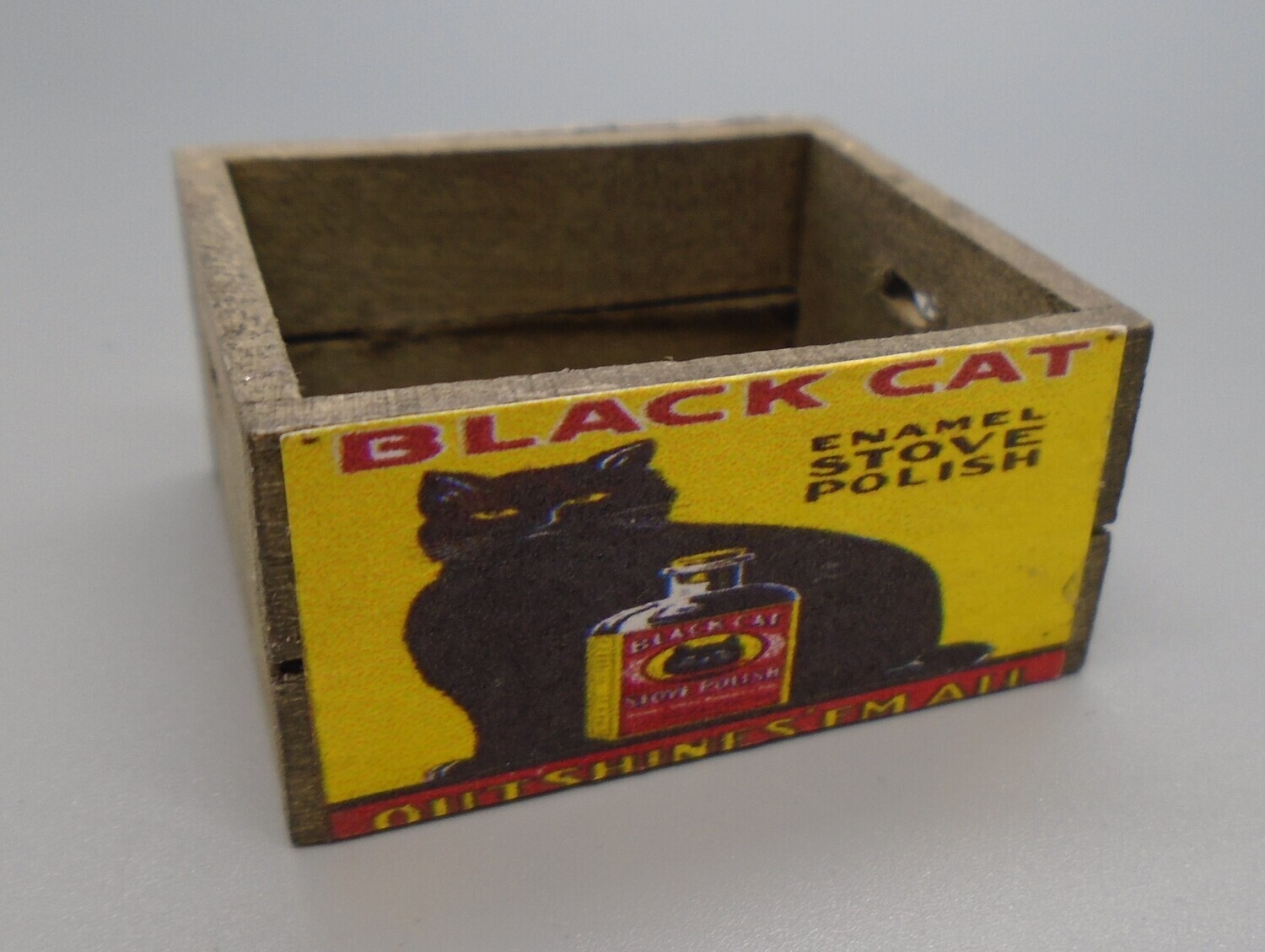CRATE ADVERTISING STOVE POLISH