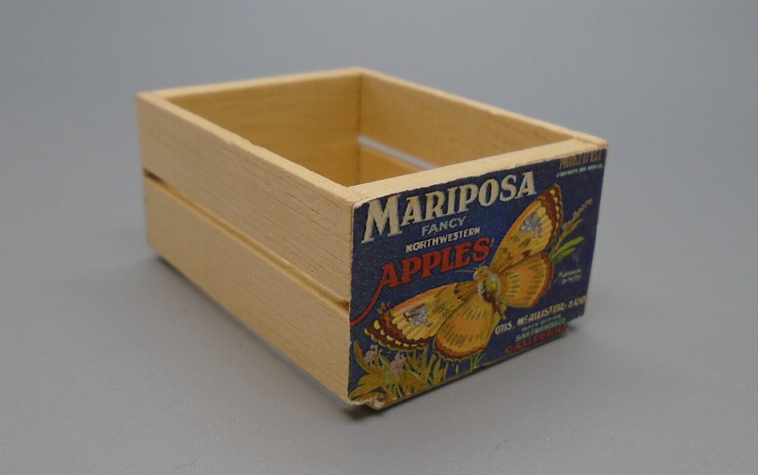 CRATE ADVERTISING APPLES
