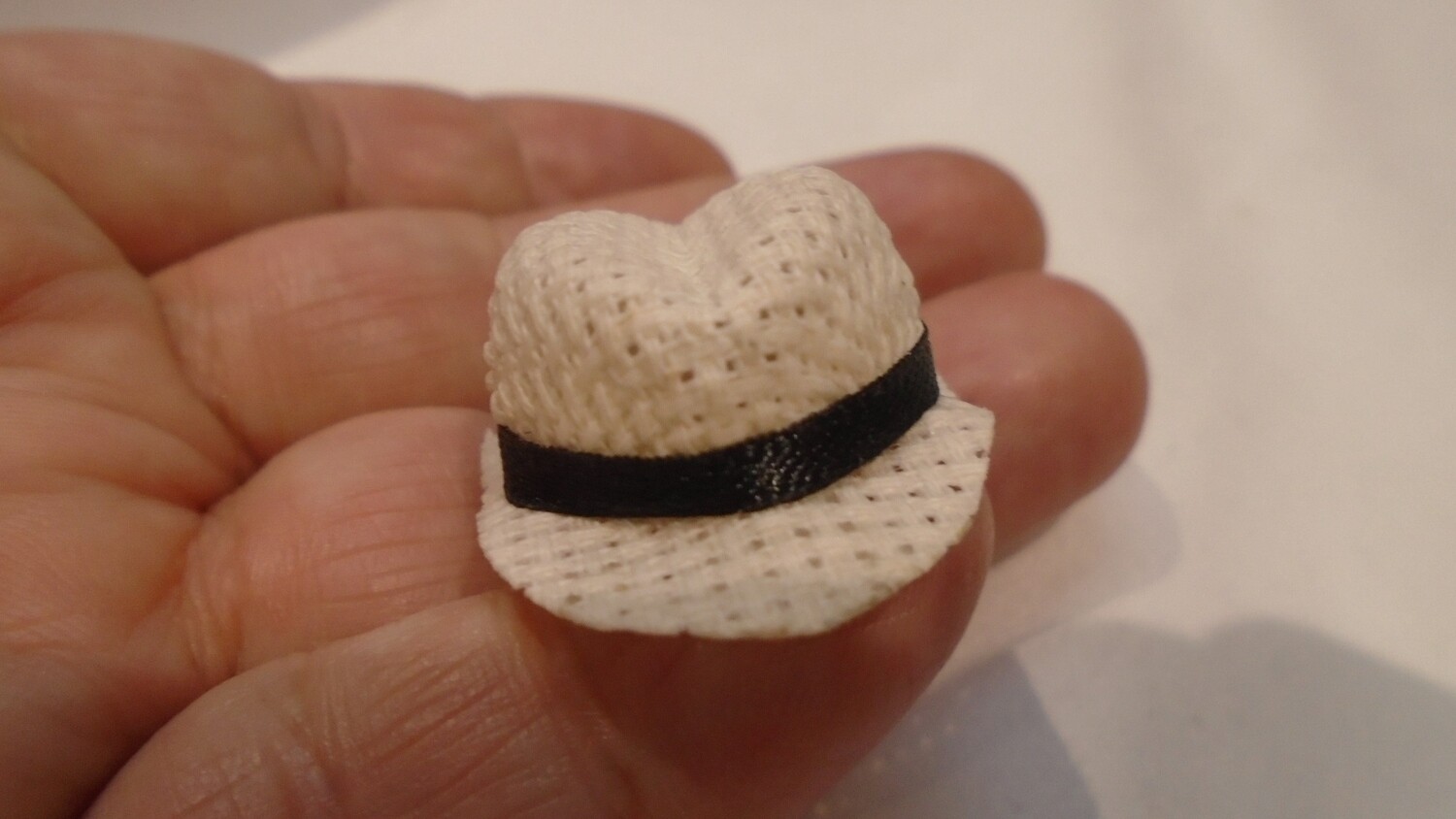 MANS HAT