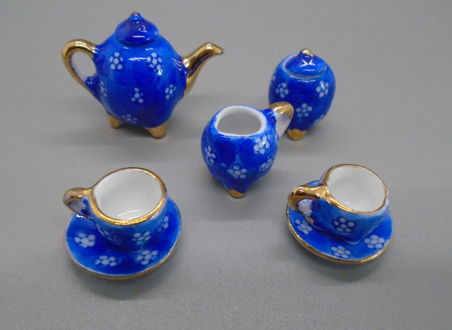 Blue & Gold Daisy 'Tea For One' Porcelain Set | Stackable Teapot, Cup & Saucer | Spring Gift Set In Pink Box