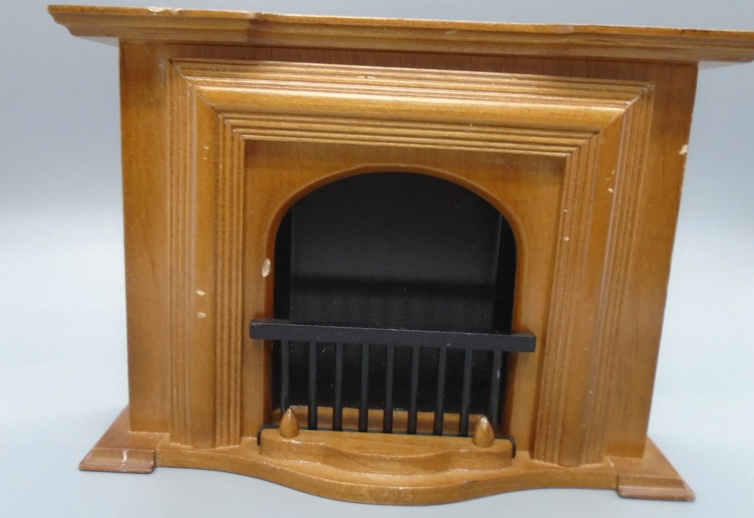 PRE-LOVED WOODEN FIREPLACE