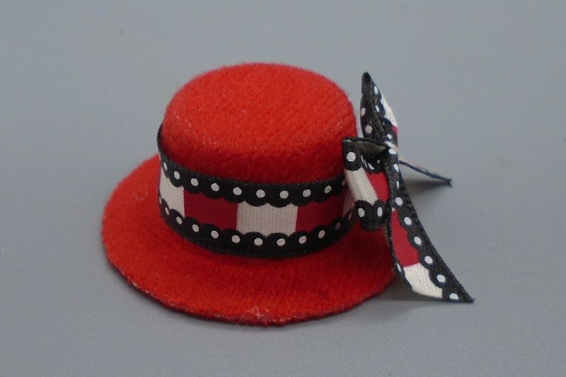 HAND CRAFTED HAT