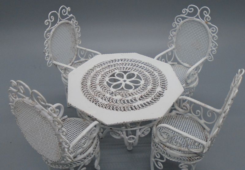 PRE-LOVED WEATHERED WHITE WIRED GARDEN TABLE AND CHAIRS