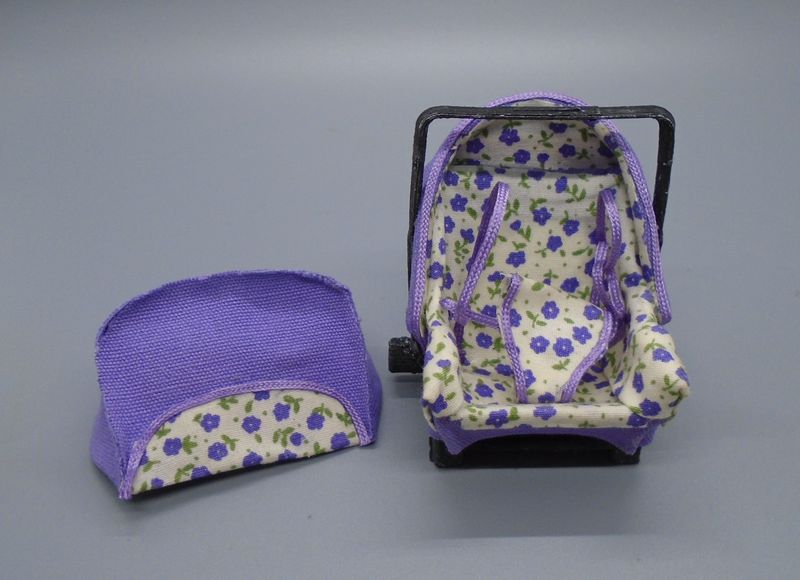 CAR SEAT WITH COVER