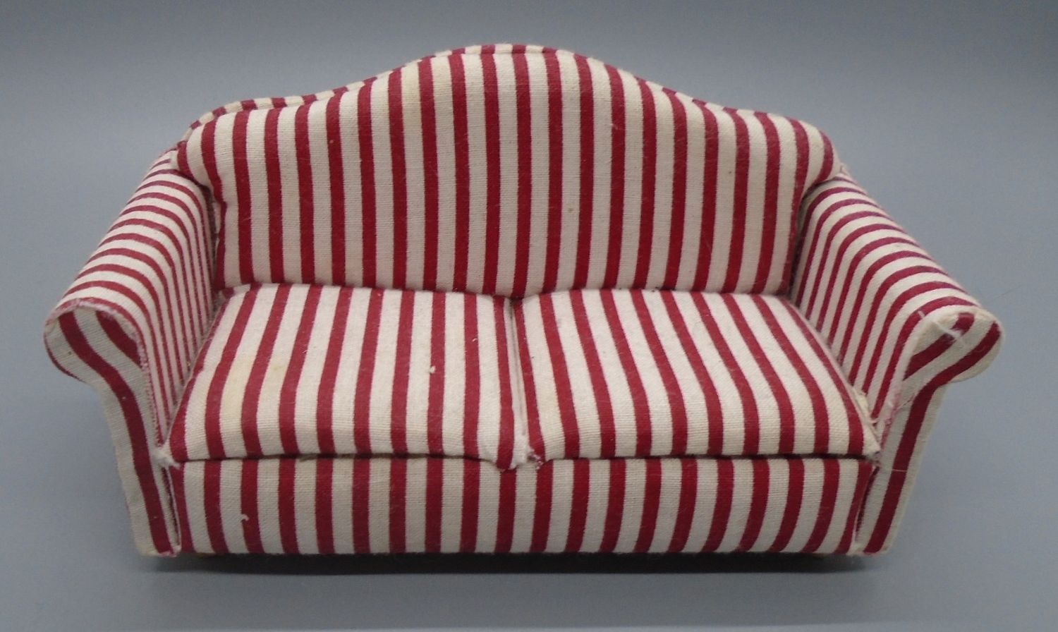 STRIPE SOFA