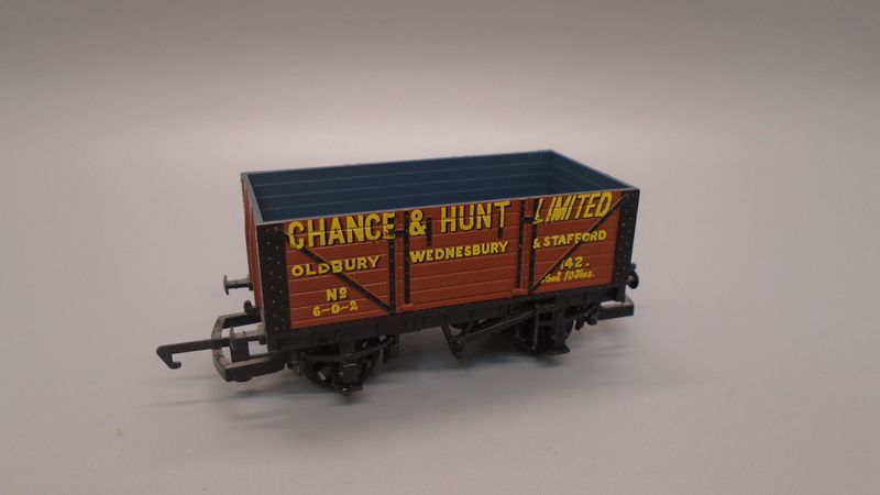 00 GAUGE PRE-LOVED WAGON