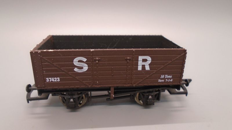 00 GAUGE PRE-LOVED WAGON