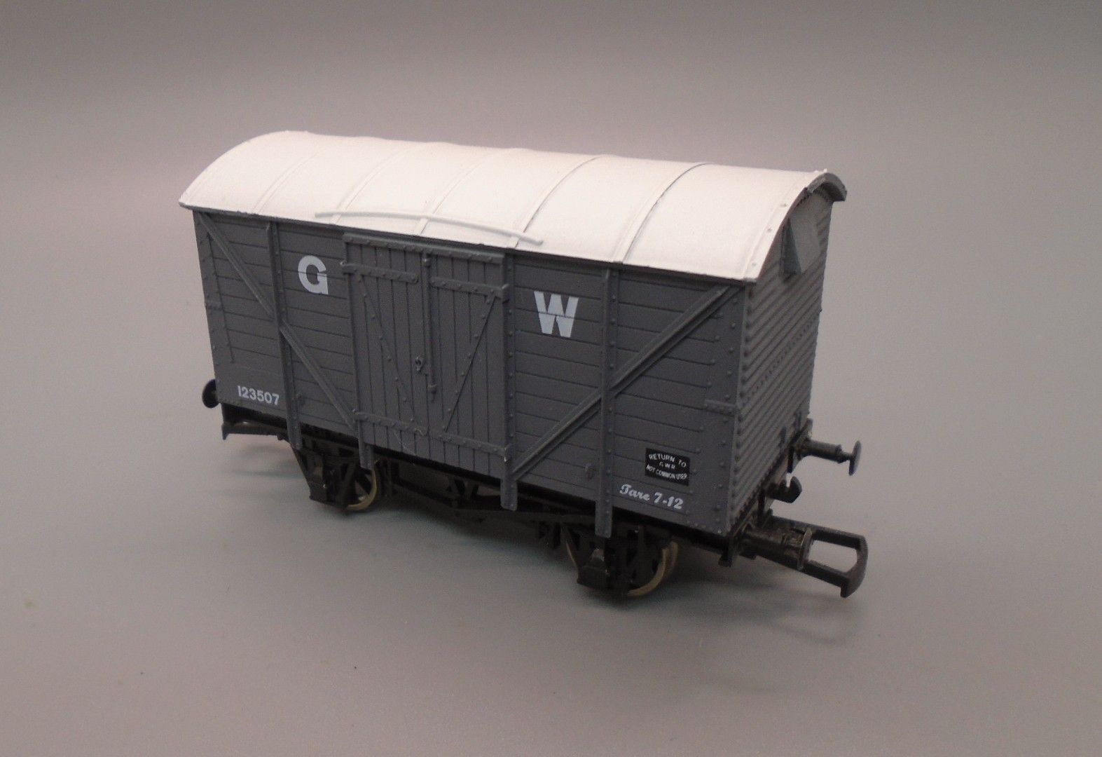 00 GAUGE PRE-LOVED WAGON
