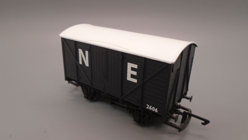 00 GAUGE PRE-LOVED WAGON