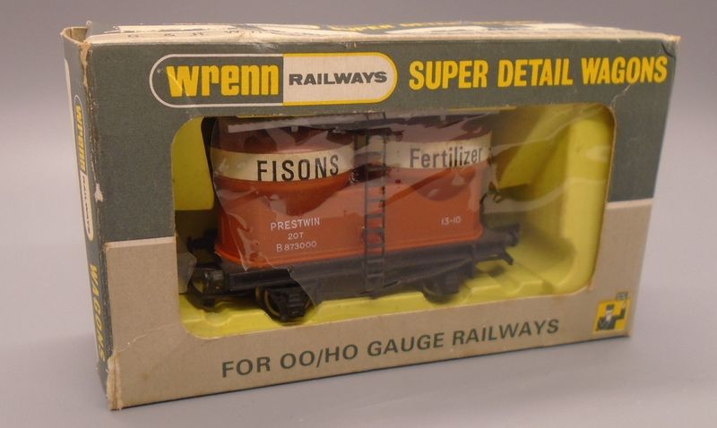 00 GAUGE PRE-LOVED WAGON AND BOX