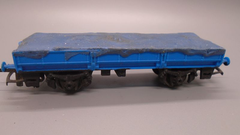 00 GAUGE PRE-LOVED WAGON