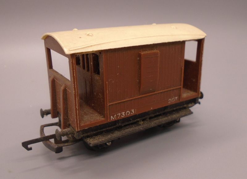 00 GAUGE PRE-LOVED WAGON