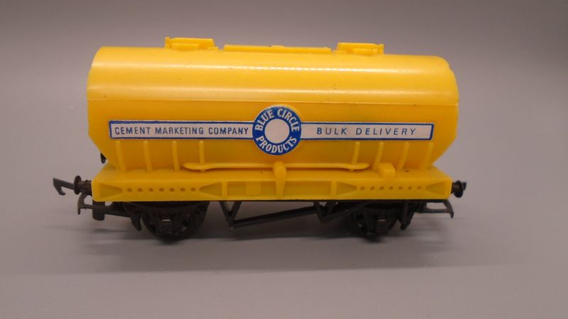00 GAUGE PRE-LOVED WAGON