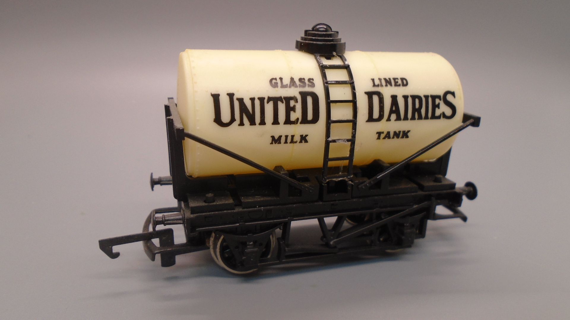 00 GAUGE PRE-LOVED WAGON