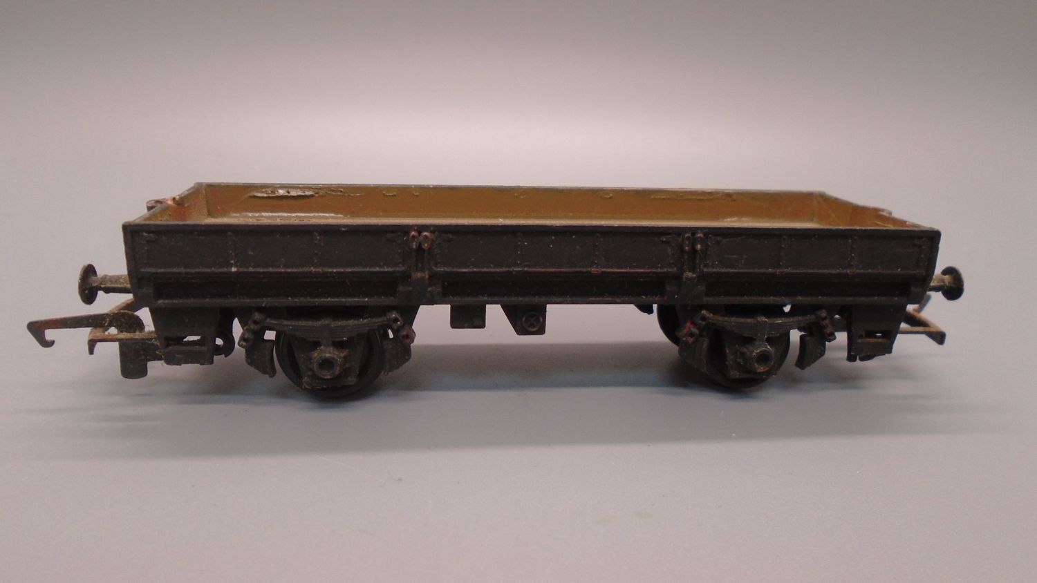00 GAUGE PRE-LOVED WAGON