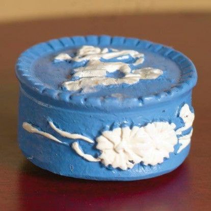 DECORATI E BLUE WEDGEWOOD COLOUR POT