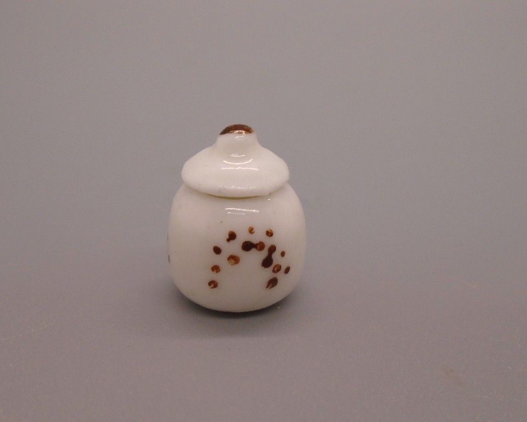 SMALL JAR WITH LID