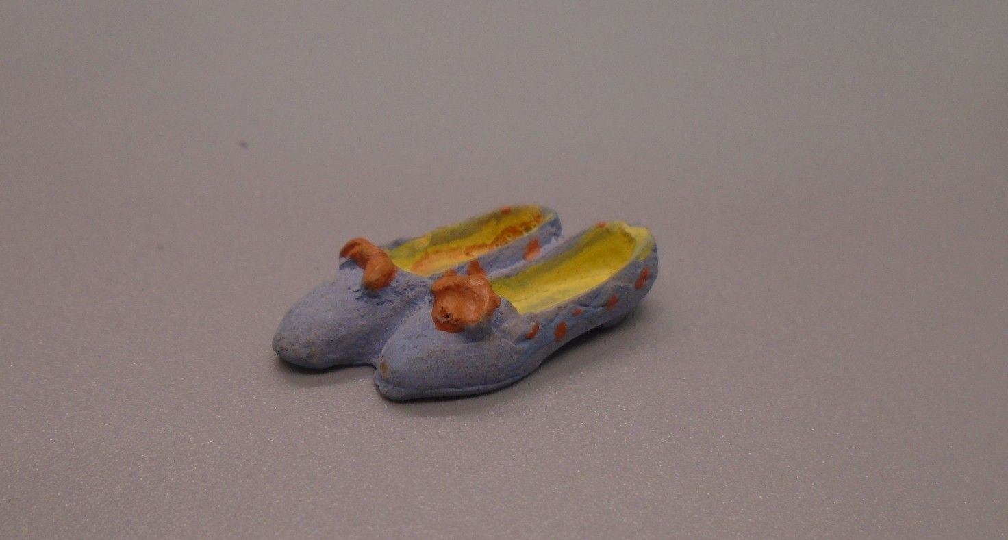 BLUE SHOES BLUE SHOES