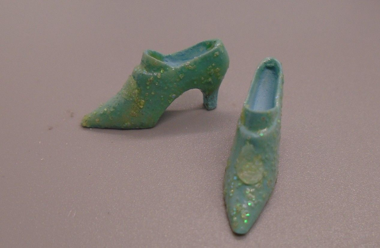 PRE-LOVED SPARKLE SHOES PRE-LOVED SPARKLE SHOES