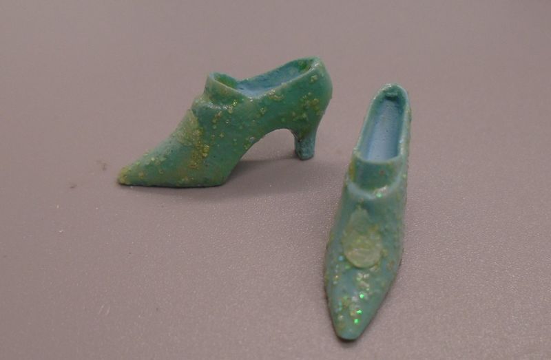 PRE-LOVED SPARKLE SHOES