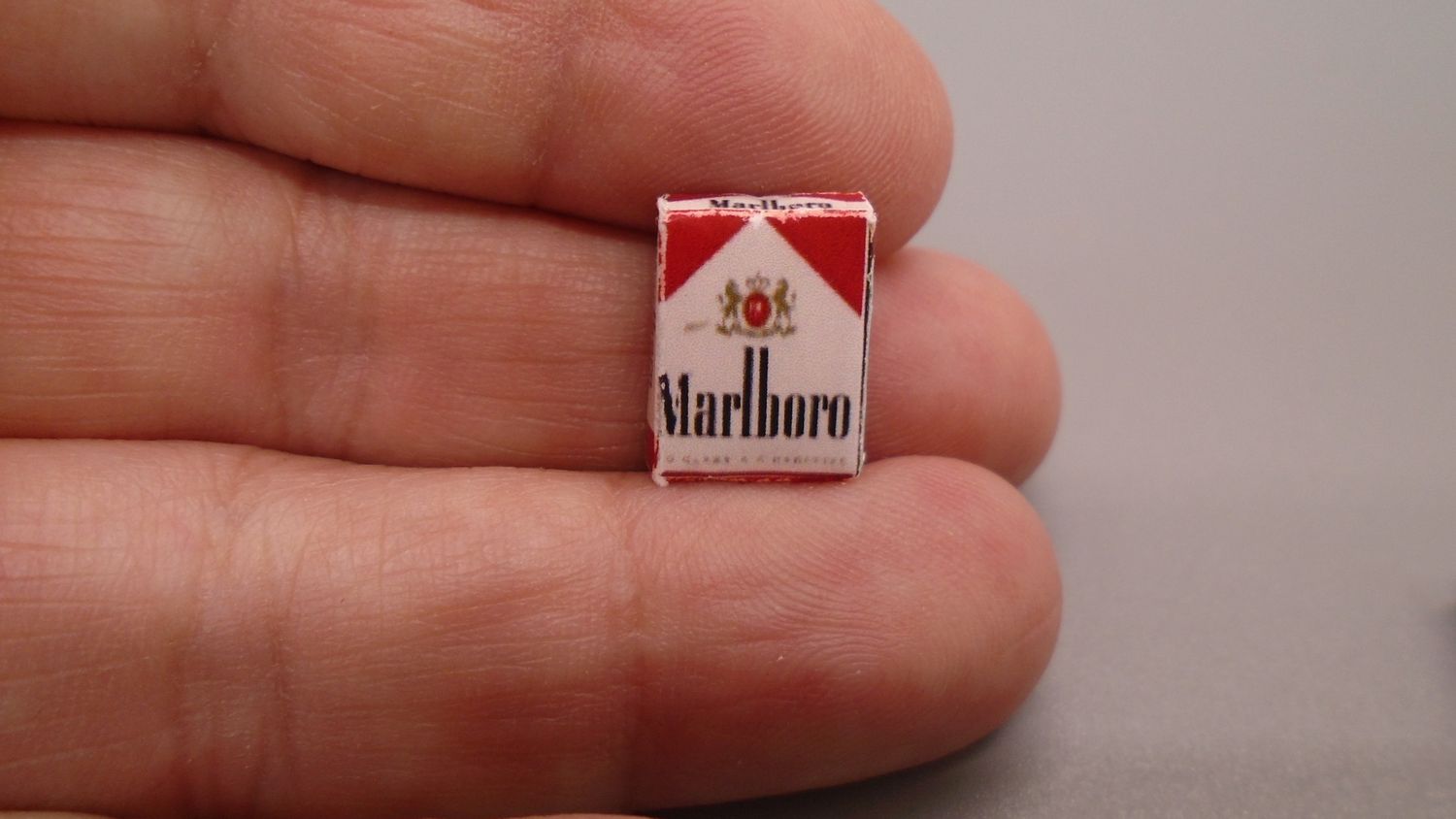 PACKET OF CIGARETTES